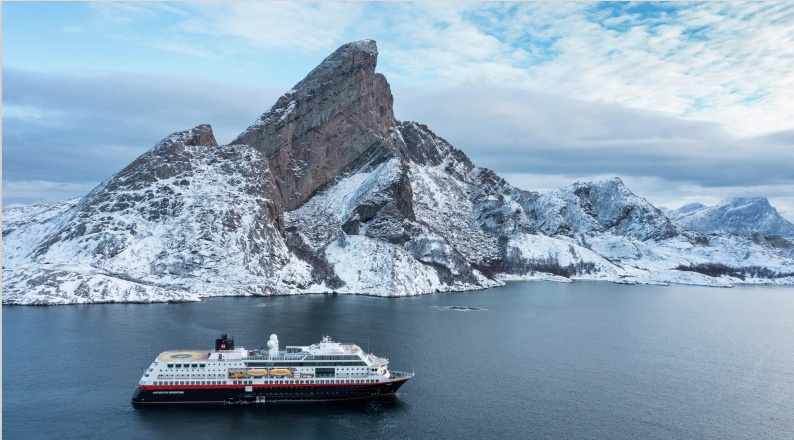 <海精灵号>北极双岛斯瓦尔巴群岛-格陵兰岛17天探索之旅                                     