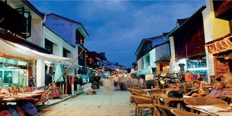 【夕阳红】桂林漓江阳朔、德天瀑布通灵、巴马长寿村、北海银滩 双卧11日                                     