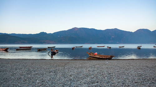 【天津出发】<落日与晚风>北京直飞 丽江⇋往返丽江大理香格里行泸沽湖8日